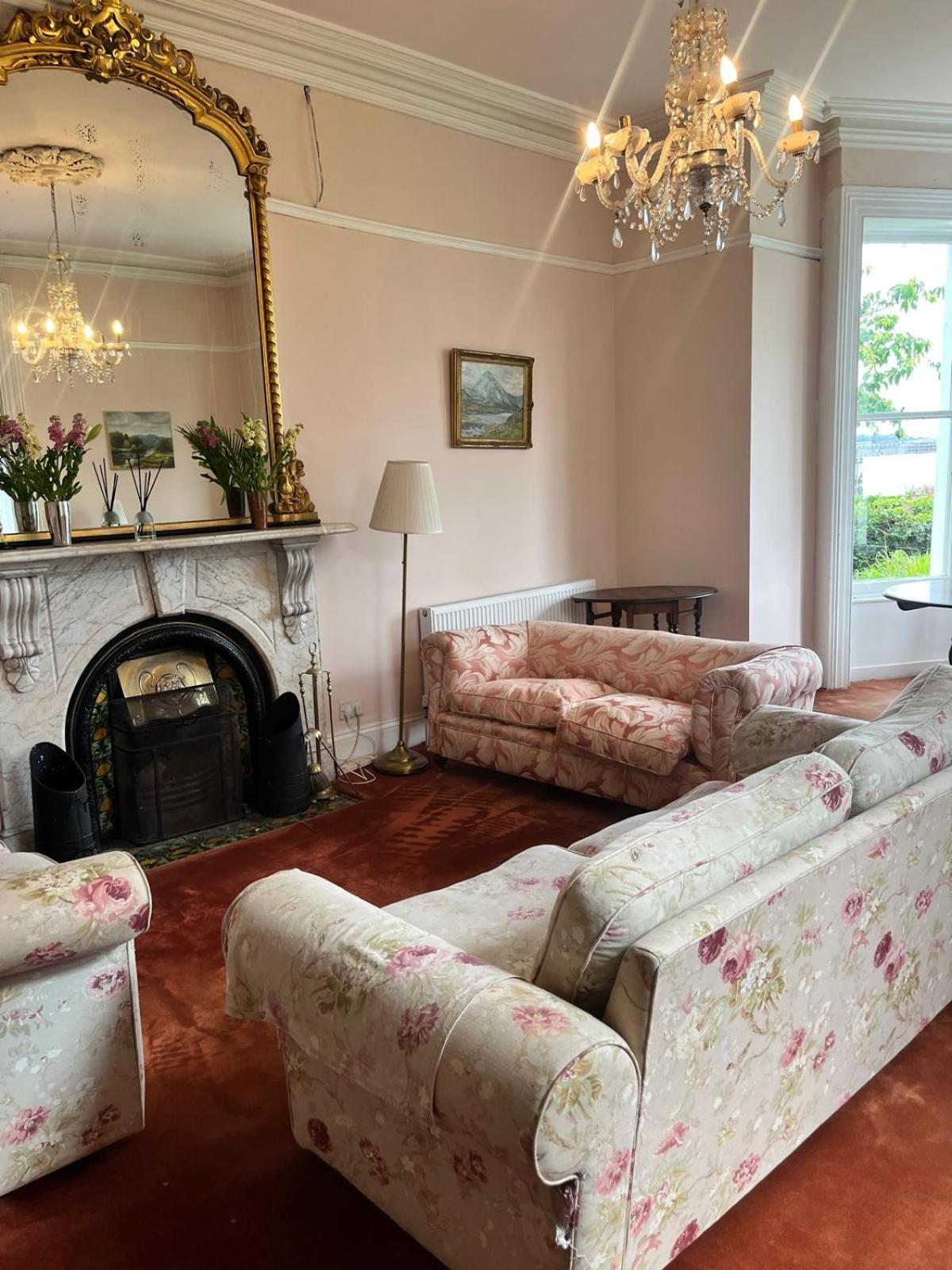 Lynwood House Bed and Breakfast Cobh Eksteriør billede