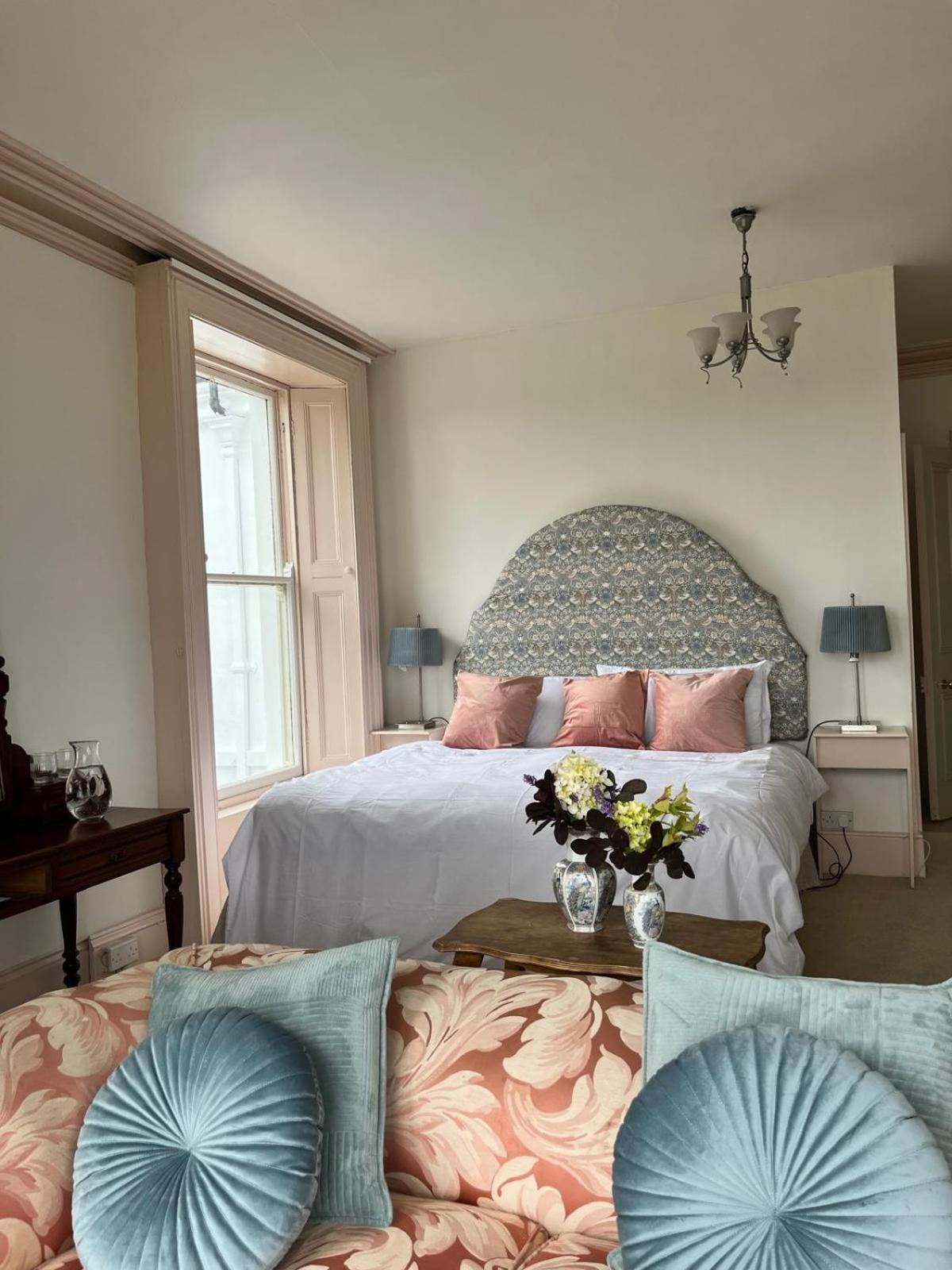Lynwood House Bed and Breakfast Cobh Eksteriør billede